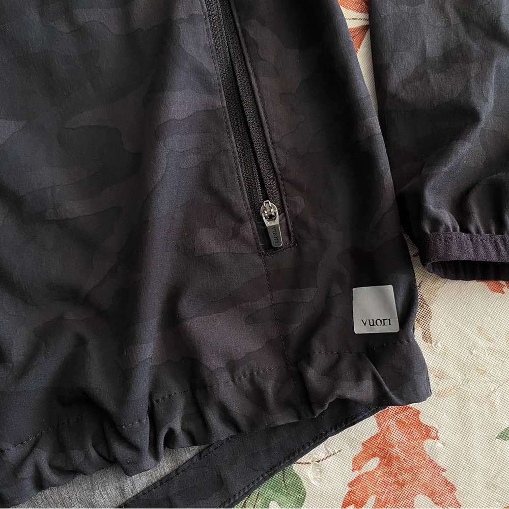 Vuori Black Hooded Utility Jacket with Subtle Camo - Picture 3 of 7